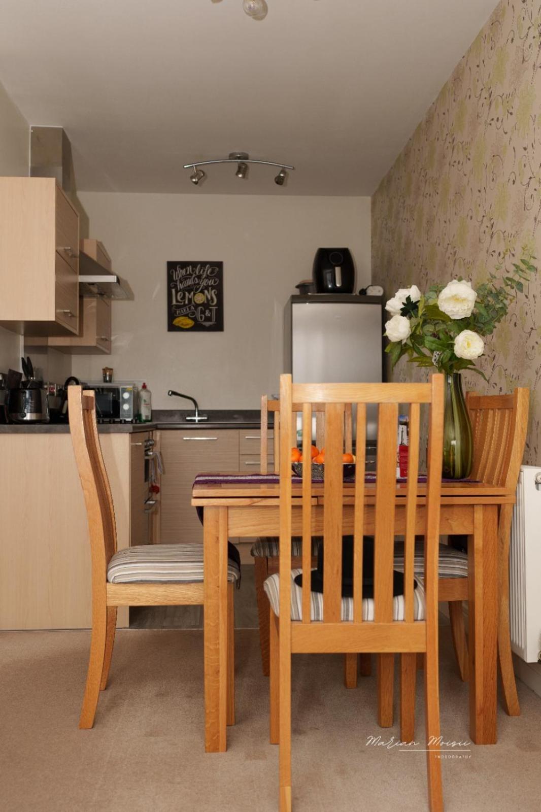 Lovely 1 Bedroom Apartment Плимът Екстериор снимка