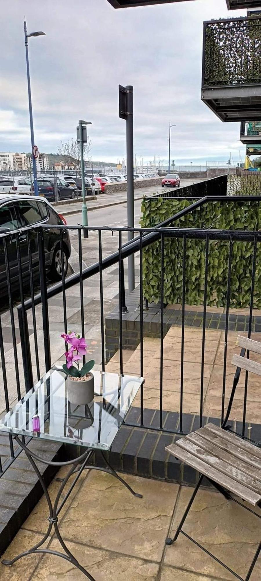 Lovely 1 Bedroom Apartment Плимът Екстериор снимка